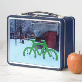 雪の中に閉じ込められる メタルランチボックス (インサイチュ)