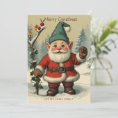 雪の中のかわいいドワーフサンタのクリスマスホリデーカード シーズンカード (スタンド正面)