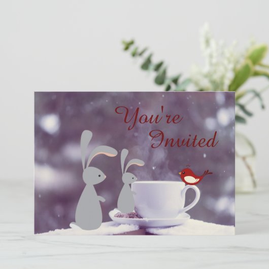 雪の中のかわいいバニーとティーカップ1歳の誕生日 招待状 (スタンド正面)