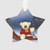 雪の中のそりにクマの子犬 オーナメント (裏面)