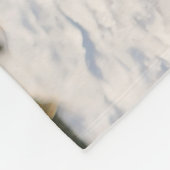 雪の中のアイス遊ランドの馬のおもしろい子馬 フリースブランケット (角)