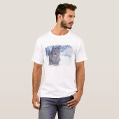 雪の中のオオヤマネコ(山麓) Tシャツ (正面フル)