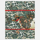 雪の中のキジ、松の木、バラ、日本のフローラ フリースブランケット (正面)