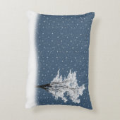 雪の中のクリスマスのホッキョクグマ アクセントクッション (裏面(縦))