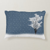 雪の中のクリスマスのホッキョクグマ アクセントクッション (裏面)