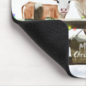 雪の中のクリスマスの牛と子牛 マウスパッド (コーナー)