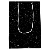 雪の中のクリスマス犬と松 ミディアムペーパーバッグ (裏面)