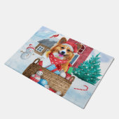 雪の中のコルギドッグクリスマスドッグハウス ドアマット (アングル)
