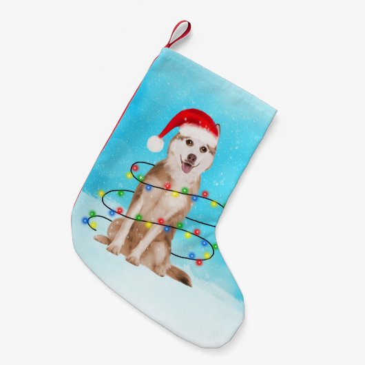 雪の中のシベリアのハスキー犬とサンタハットライト スモールクリスマスストッキング (正面 (吊り時))
