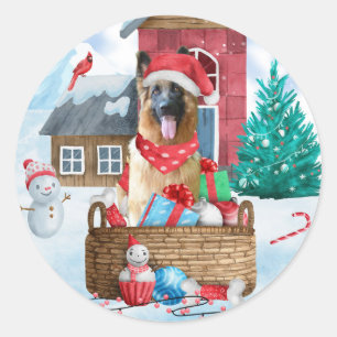 雪の中のジャーマンシェパードの犬のクリスマス犬小屋 ラウンドシール