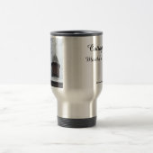 雪の中のタバナクルクロス – Martha's Vineyard トラベルマグ (中央)