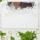 雪の中のダックスフント キッチンタオル (折り畳み)