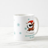 雪の中のダックスフンド 子犬 クリスマス コーヒーマグカップ (正面右)