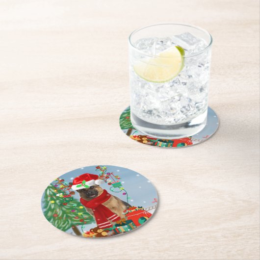 雪の中のドイツの羊飼い犬とクリスマスプレゼント ラウンドペーパーコースター (インサイチュ)
