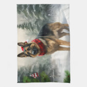 雪の中のドイツの羊飼い犬 キッチンタオル (縦)