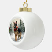 雪の中のドイツの羊飼い犬 セラミックボールオーナメント (右)