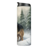 雪の中のドイツの羊飼い犬 タンブラー (回転右)