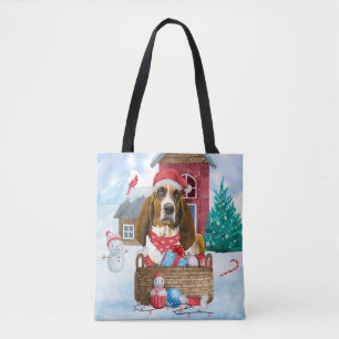 雪の中のバセットハウンドとクリスマスの犬小屋 トートバッグ