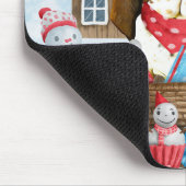 雪の中のバセット犬クリスマスドッグハウス マウスパッド (コーナー)