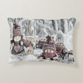 雪の中のビンテージのノームの絵を描く アクセントクッション (裏面)
