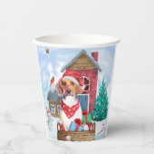 雪の中のビーグル犬クリスマスドッグハウス 紙コップ (正面)