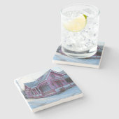 雪の中のピンクの家 – マーサのブドウ畑 ストーンコースター (横)