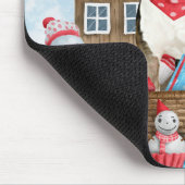 雪の中のブルテリア犬クリスマスドッグハウス マウスパッド (コーナー)