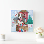 雪の中のブルテリア犬 クリスマスの犬小屋 スクエア壁時計 (ホーム)