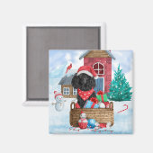 雪の中のプードル犬クリスマスドッグハウス マグネット (正面/裏面)