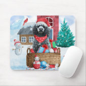 雪の中のプードル犬 クリスマスの犬小屋 マウスパッド (マウス)