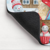 雪の中のペキンゼドッグのクリスマスドッグハウス マウスパッド (コーナー)