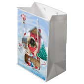 雪の中のペキンゼドッグのクリスマスドッグハウス ミディアムペーパーバッグ (裏面アングル)