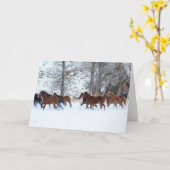 雪の中のランニング馬の群れ カード (黄色い花)