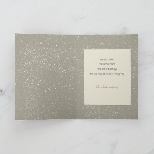 雪の中のヴィンテージの女性とクリスマスの挨拶 シーズンカード (内部)