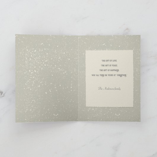 雪の中のヴィンテージの男の子と聖降誕祭お目出度い シーズンカード (内部)