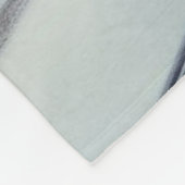 雪の中のヴィンテージクリスマスストリートカー フリースブランケット (角)