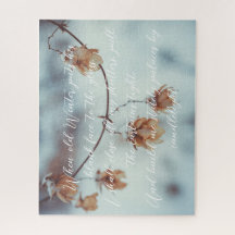 雪の中の乾燥したホップスガーランド