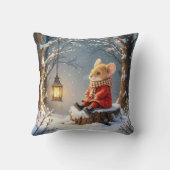 雪の中の冬のネズミと森のランタン クッション (裏面)