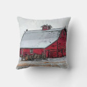 雪の中の古い赤い納屋 クッション (裏面)