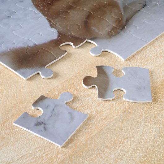 雪の中の可愛い秋田と雪だるま秋田犬の写真 ジグソーパズル (側面)