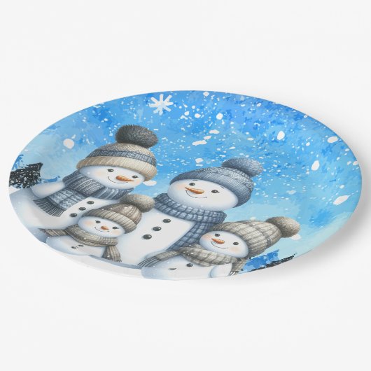 雪の中の可愛い雪だるまファミリー ペーパープレート (アングル)