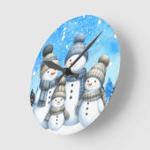 雪の中の可愛い雪だるまファミリー ラウンド壁時計 (傾斜)
