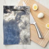 雪の中の可愛い黒いカラス キッチンタオル (四つ折り)