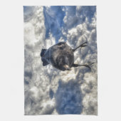 雪の中の可愛い黒いカラス キッチンタオル (縦)