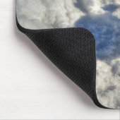 雪の中の可愛い黒いカラス マウスパッド (コーナー)