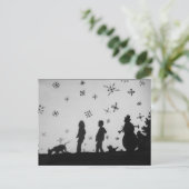 「雪の中の家族」休日・クリスマス葉書 シーズンポストカード (スタンド正面)