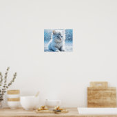 雪の中の小さな白い子猫 ポスター (キッチン)