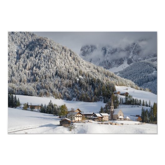 雪の中の小さな高山村の写真プリント フォトプリント            (正面)