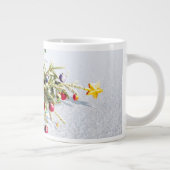 雪の中の木を持つ犬 ジャンボコーヒーマグカップ (右)