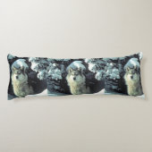 雪の中の狼 ボディピロー (裏面)